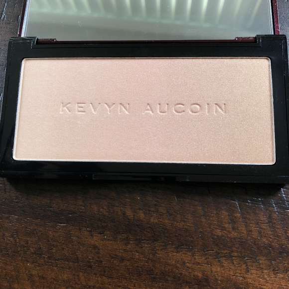Sephora Other - NEW! Kevyn Aucoin Neo Highlighter